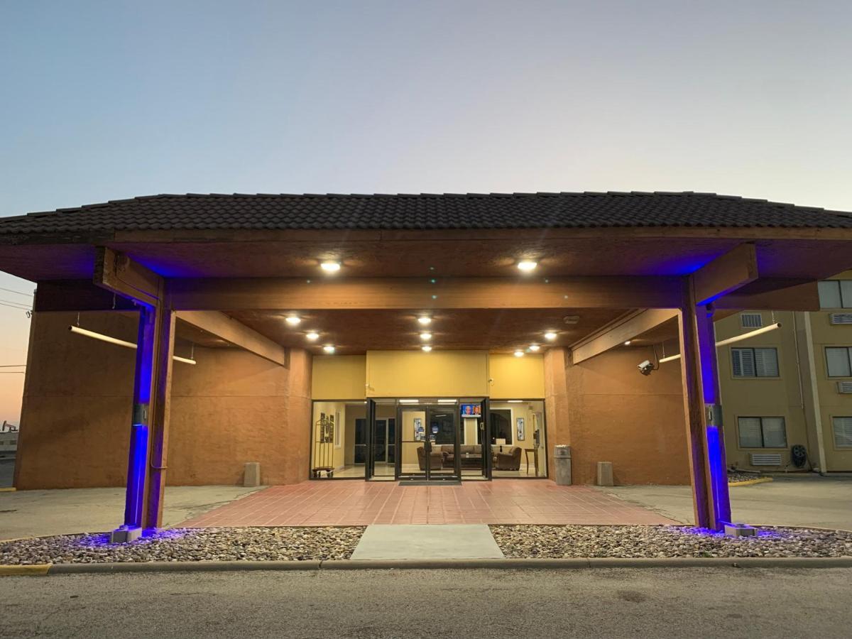 Travelodge By Wyndham Odessa Extérieur photo